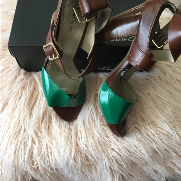 💲1 DAY SALE💲Kenneth Cole Reaction sandals - Picture 5 of 5